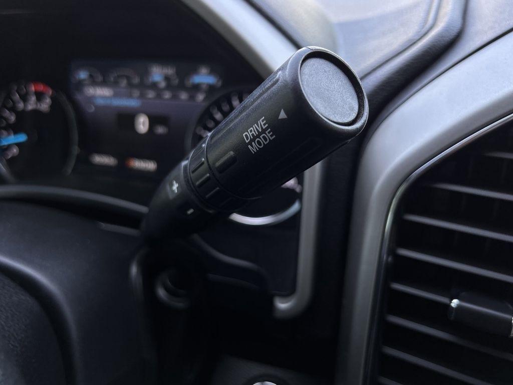 Ford F-250 SD Lariat Crew Cab 4WD 2020