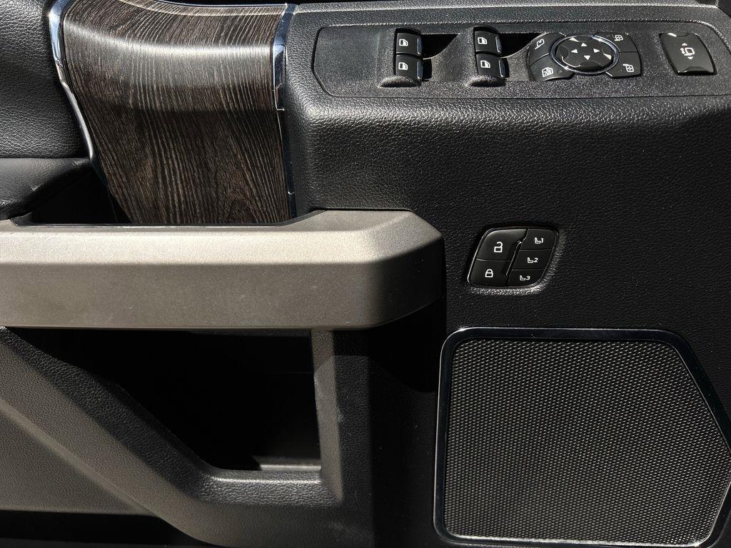 Ford F-250 SD Lariat Crew Cab 4WD 2020