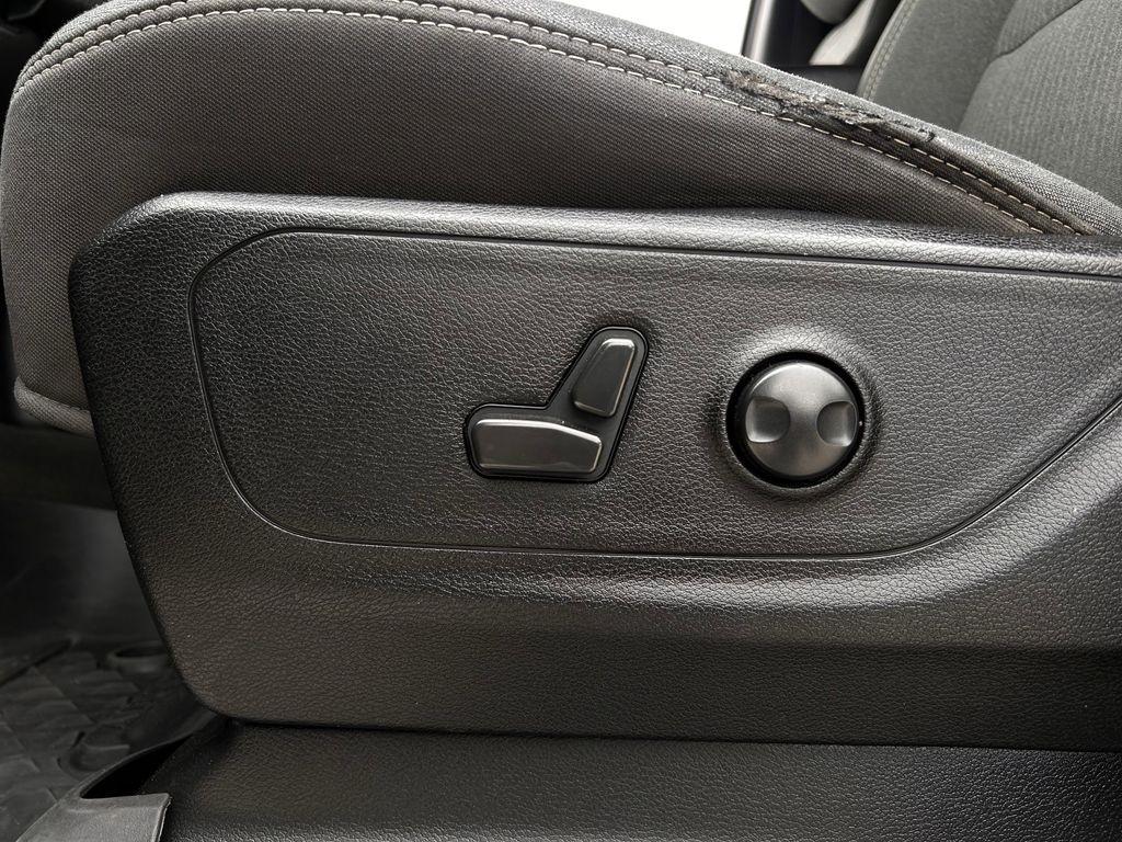 RAM 1500 Big Horn Quad Cab 2WD 2022