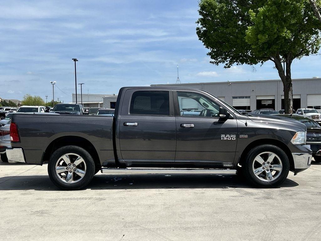 RAM 1500 SLT Crew Cab SWB 2WD 2016