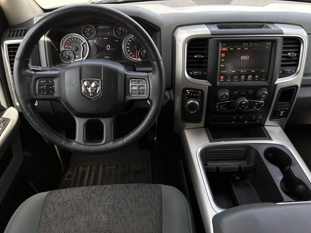 RAM 1500 SLT Crew Cab SWB 2WD 2016