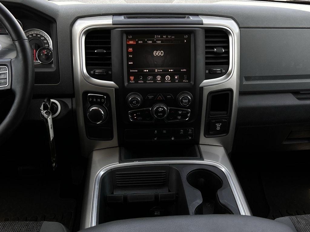 RAM 1500 SLT Crew Cab SWB 2WD 2016