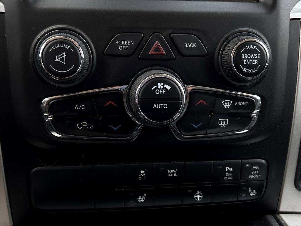 RAM 1500 SLT Crew Cab SWB 2WD 2016