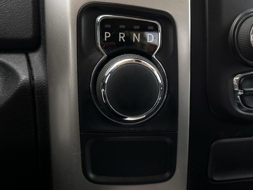 RAM 1500 SLT Crew Cab SWB 2WD 2016