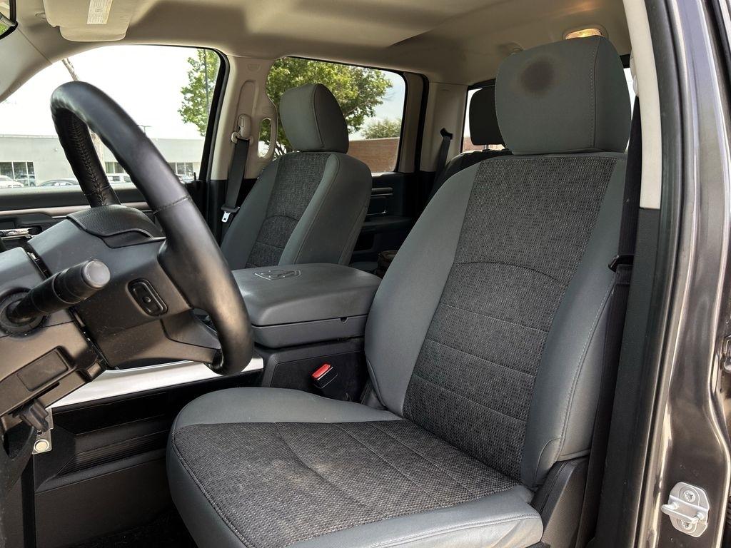 RAM 1500 SLT Crew Cab SWB 2WD 2016