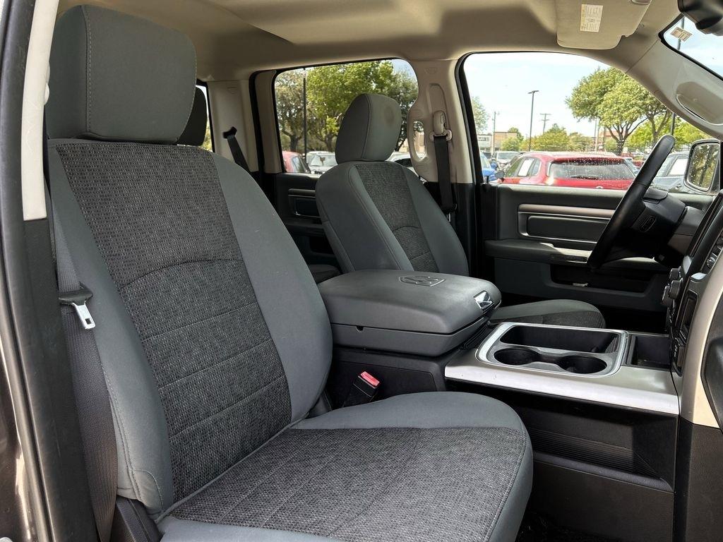 RAM 1500 SLT Crew Cab SWB 2WD 2016