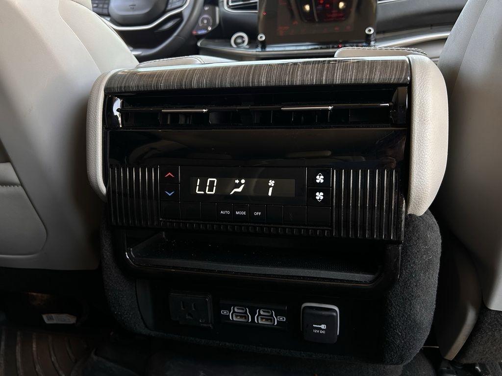 Jeep Wagoneer Series II 2022