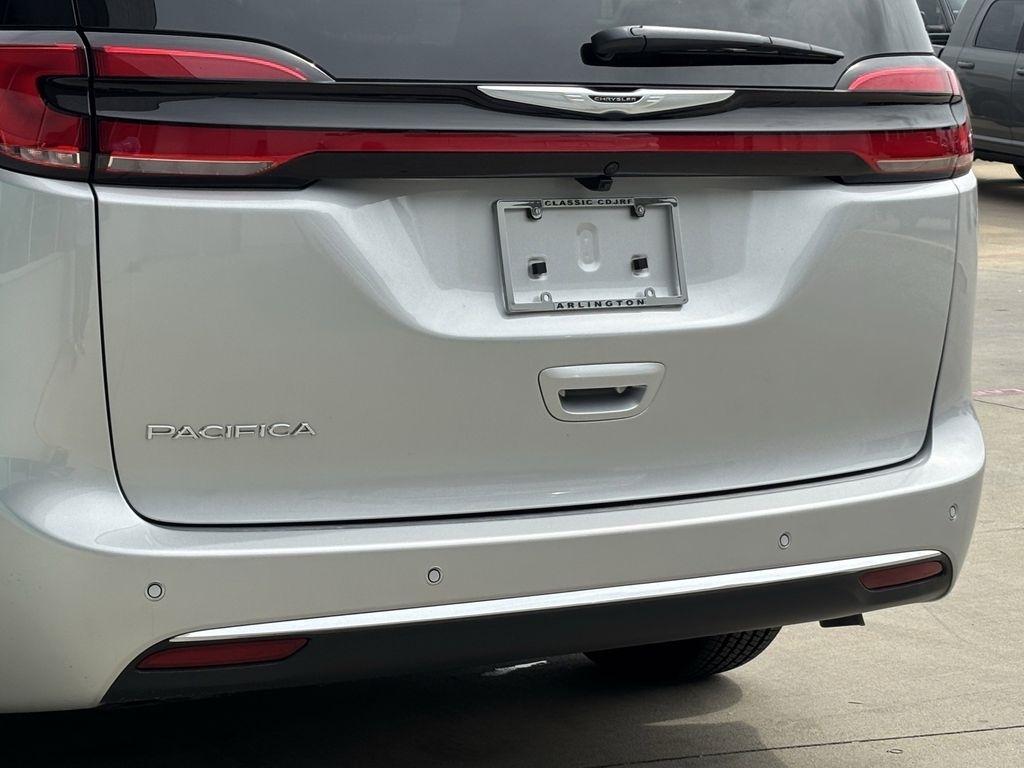 Chrysler Pacifica Select 2026