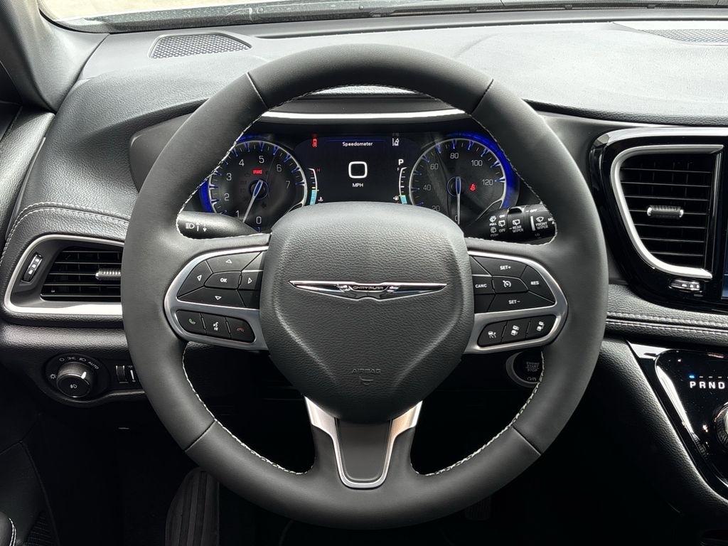 Chrysler Pacifica Select 2026
