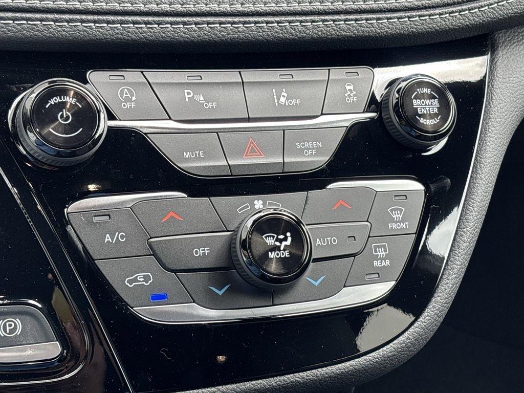 Chrysler Pacifica Select 2026