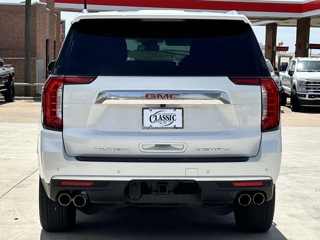 GMC Yukon XL Denali 4WD 2024