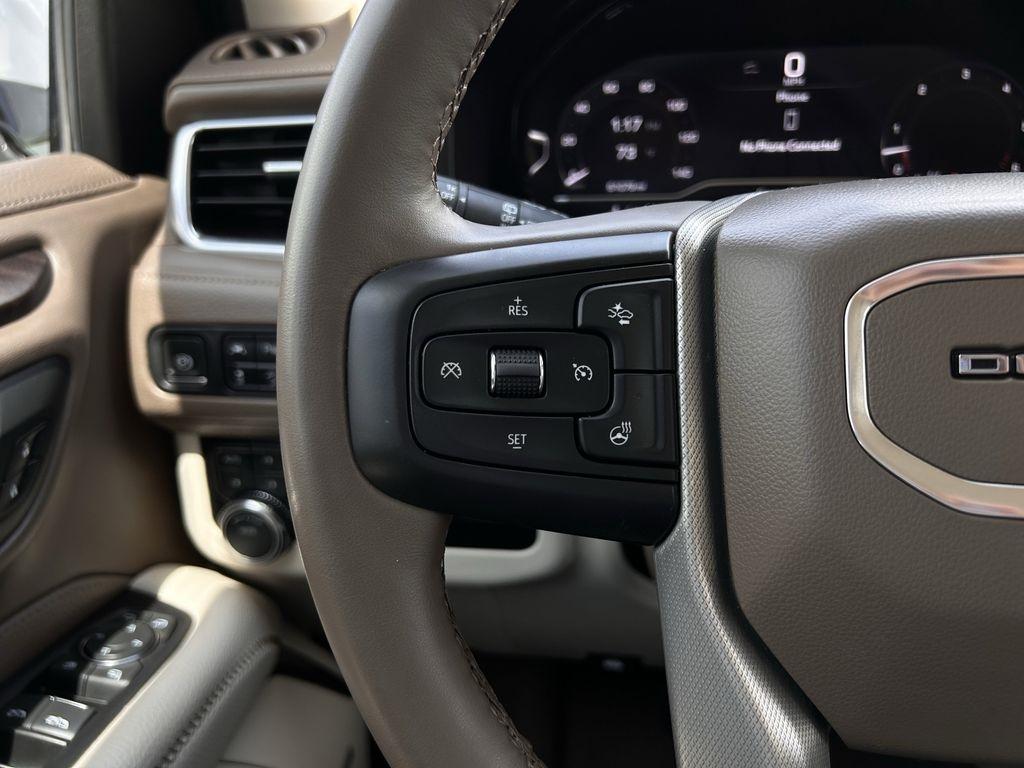 GMC Yukon XL Denali 4WD 2024