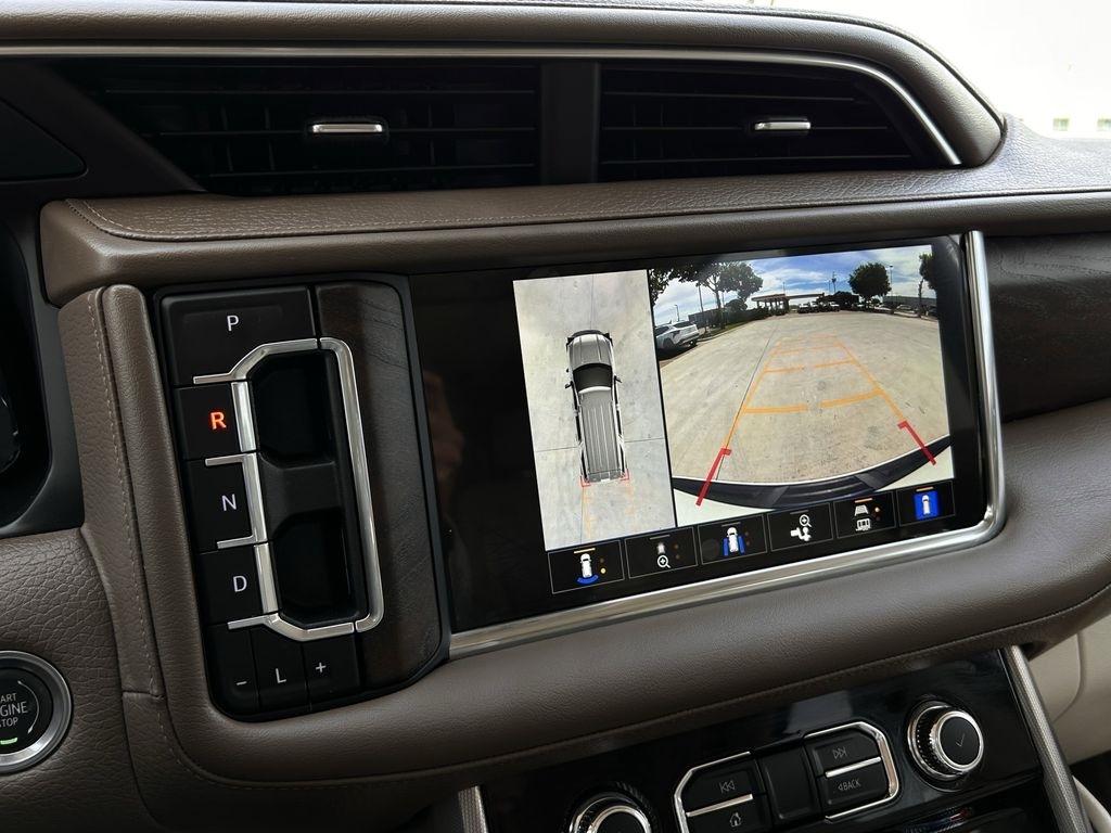 GMC Yukon XL Denali 4WD 2024