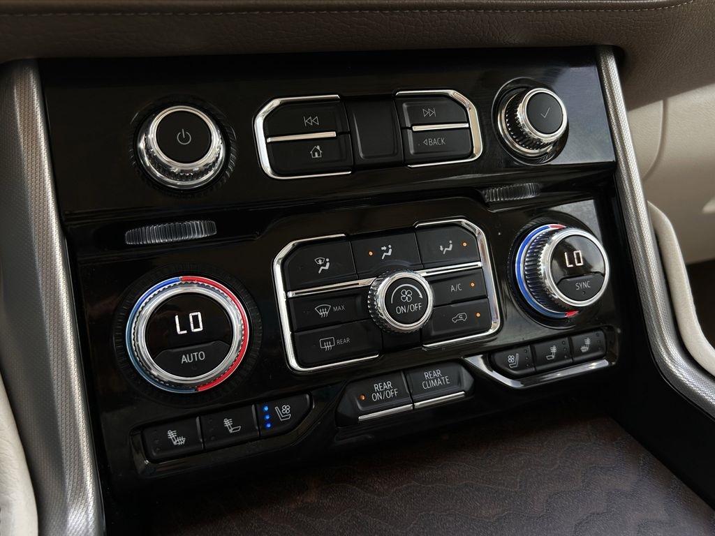 GMC Yukon XL Denali 4WD 2024