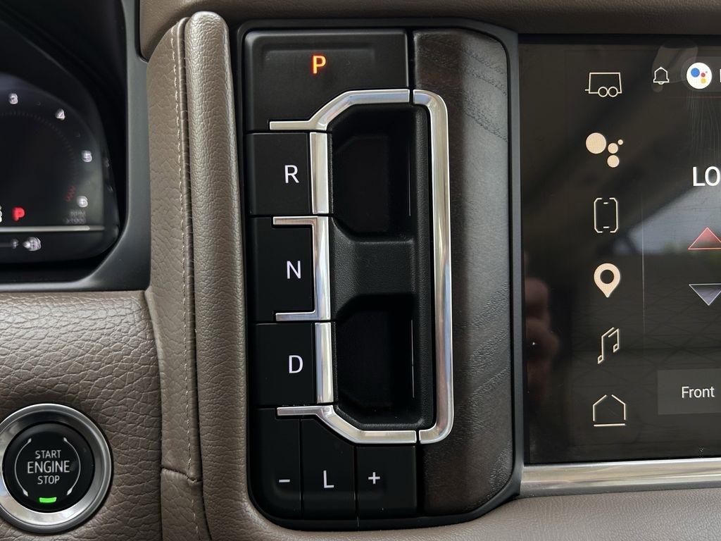 GMC Yukon XL Denali 4WD 2024