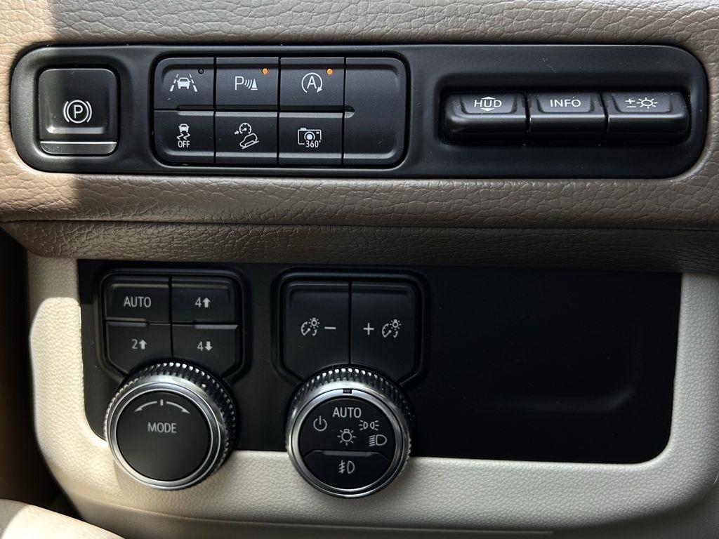 GMC Yukon XL Denali 4WD 2024
