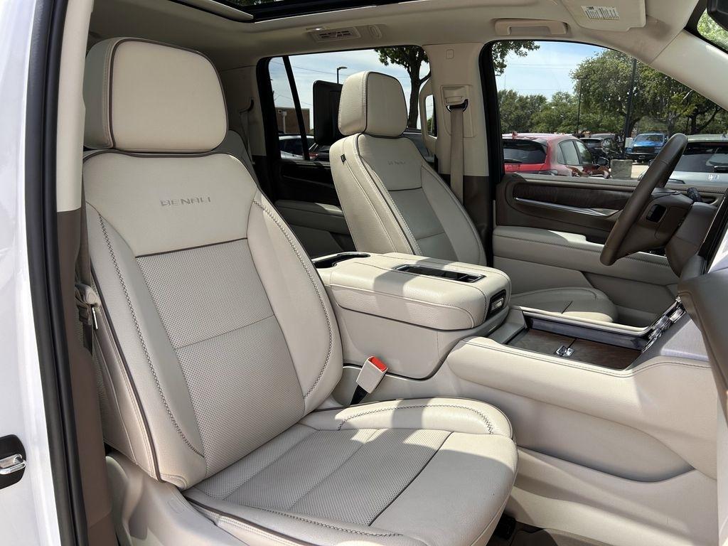 GMC Yukon XL Denali 4WD 2024