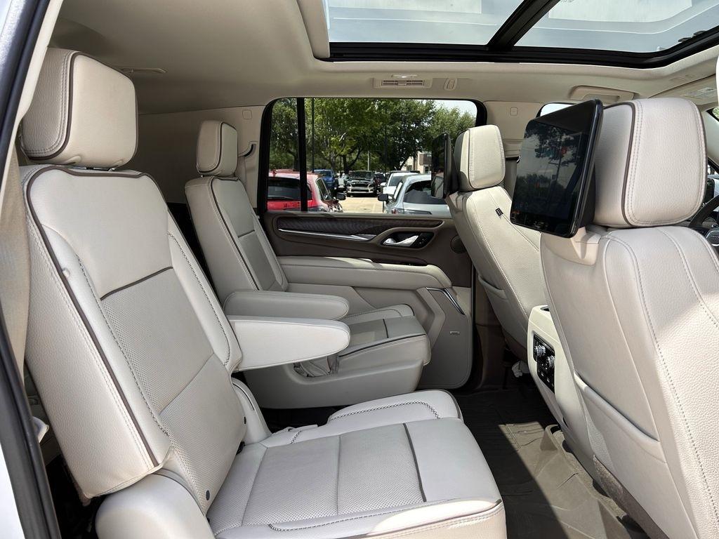 GMC Yukon XL Denali 4WD 2024