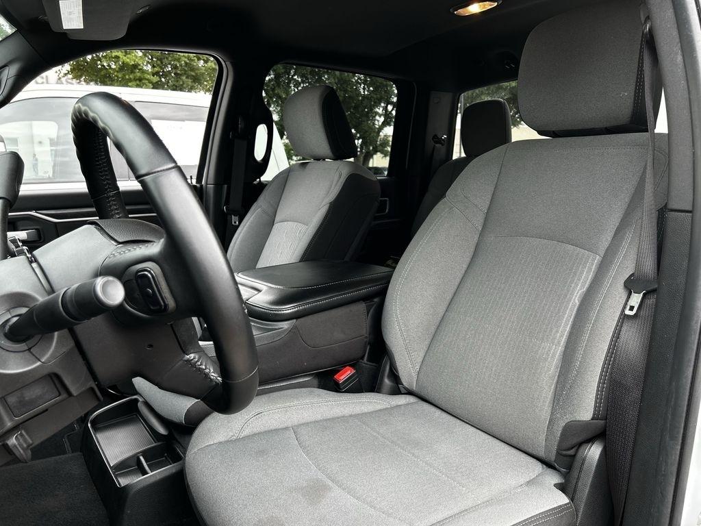 RAM 3500 Big Horn Crew Cab LWB 4WD DRW 2024