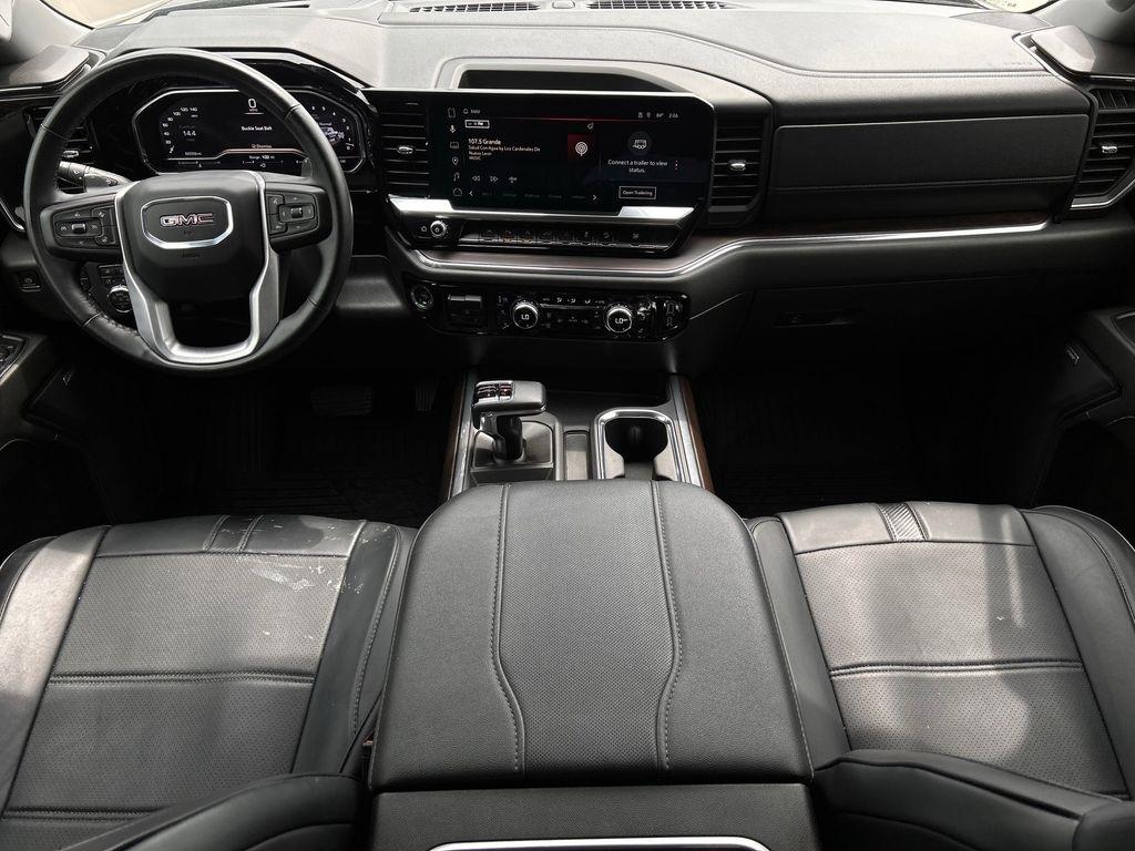 GMC Sierra 1500 SLT Crew Cab 4WD 2024