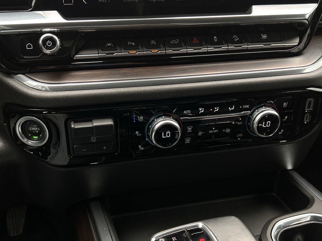 GMC Sierra 1500 SLT Crew Cab 4WD 2024