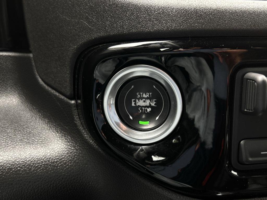 GMC Sierra 1500 SLT Crew Cab 4WD 2024