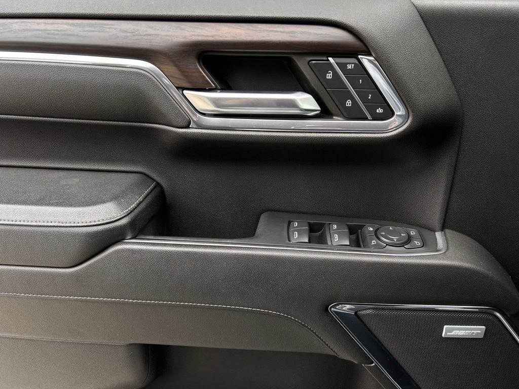 GMC Sierra 1500 SLT Crew Cab 4WD 2024