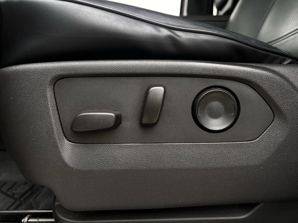 GMC Sierra 1500 SLT Crew Cab 4WD 2024