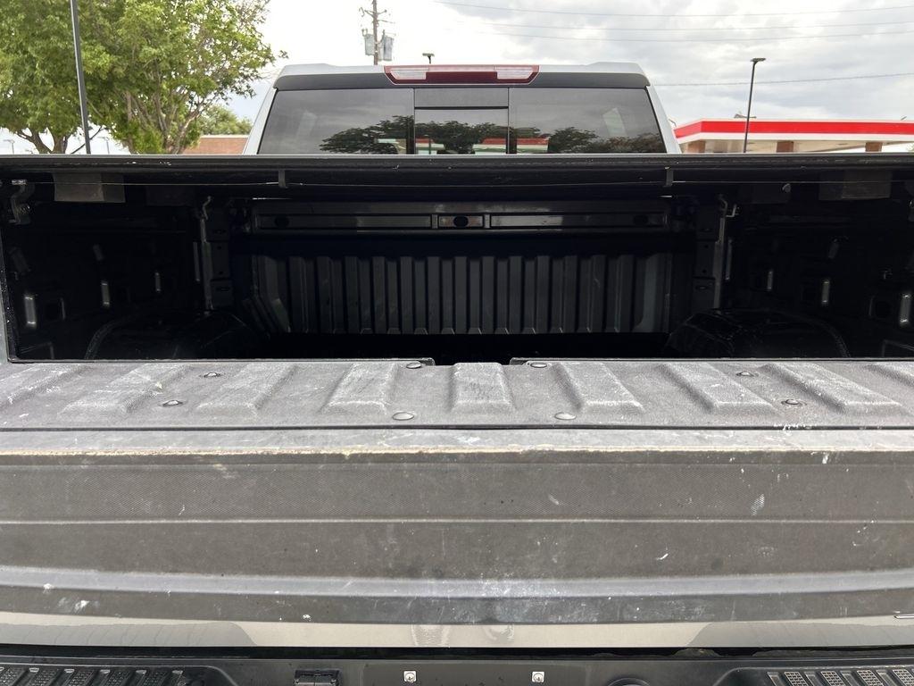 GMC Sierra 1500 SLT Crew Cab 4WD 2024