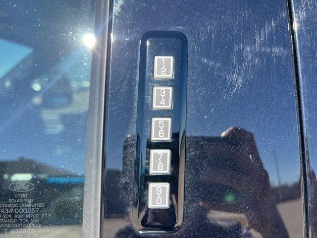 Ford F-350 SD Platinum Crew Cab Long Box 4WD 2024