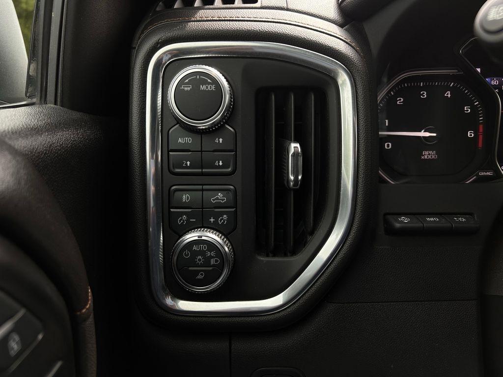 GMC Sierra 1500 Limited AT4 Crew Cab Long Box 4WD 2022