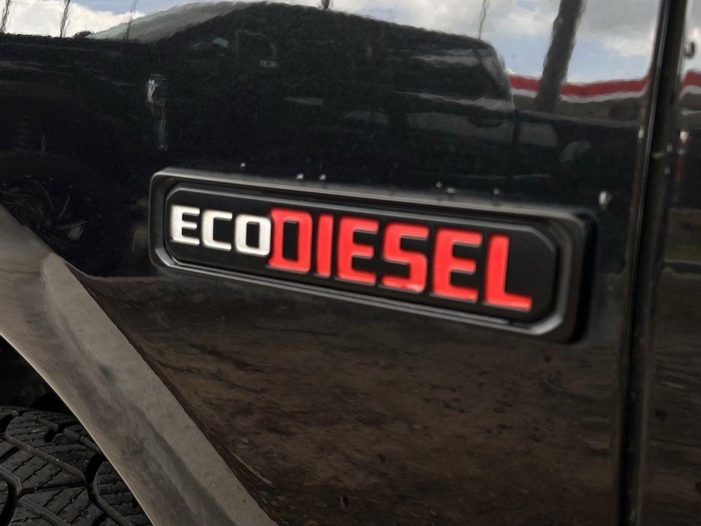 RAM 1500 SLT Crew Cab SWB 4WD 2018