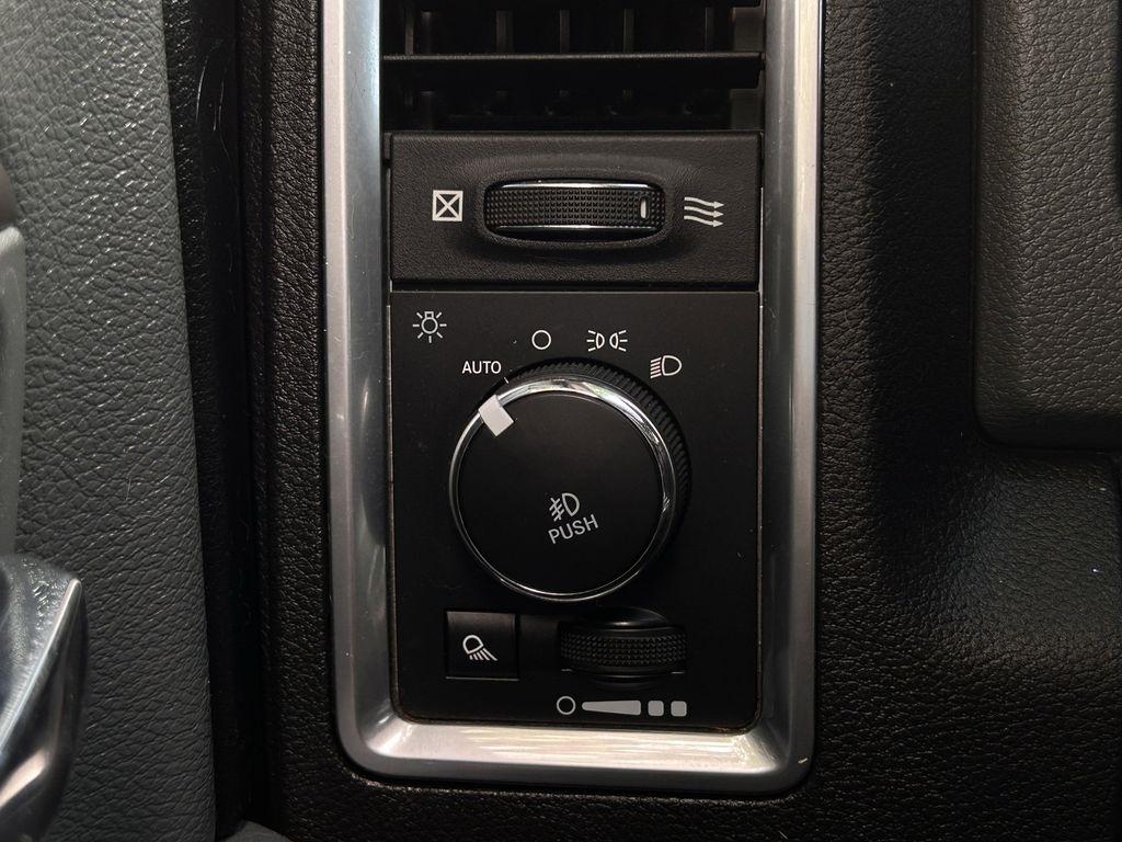 RAM 1500 SLT Crew Cab SWB 4WD 2018