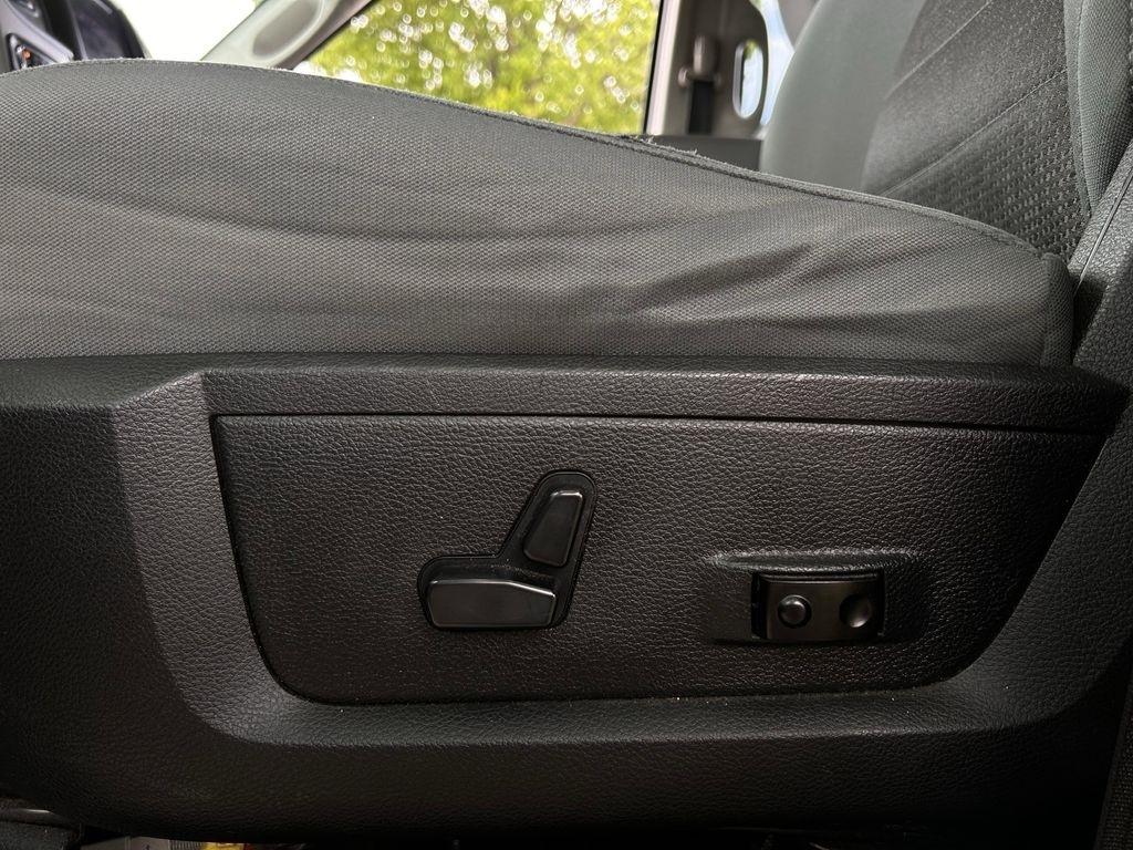 RAM 1500 SLT Crew Cab SWB 4WD 2018