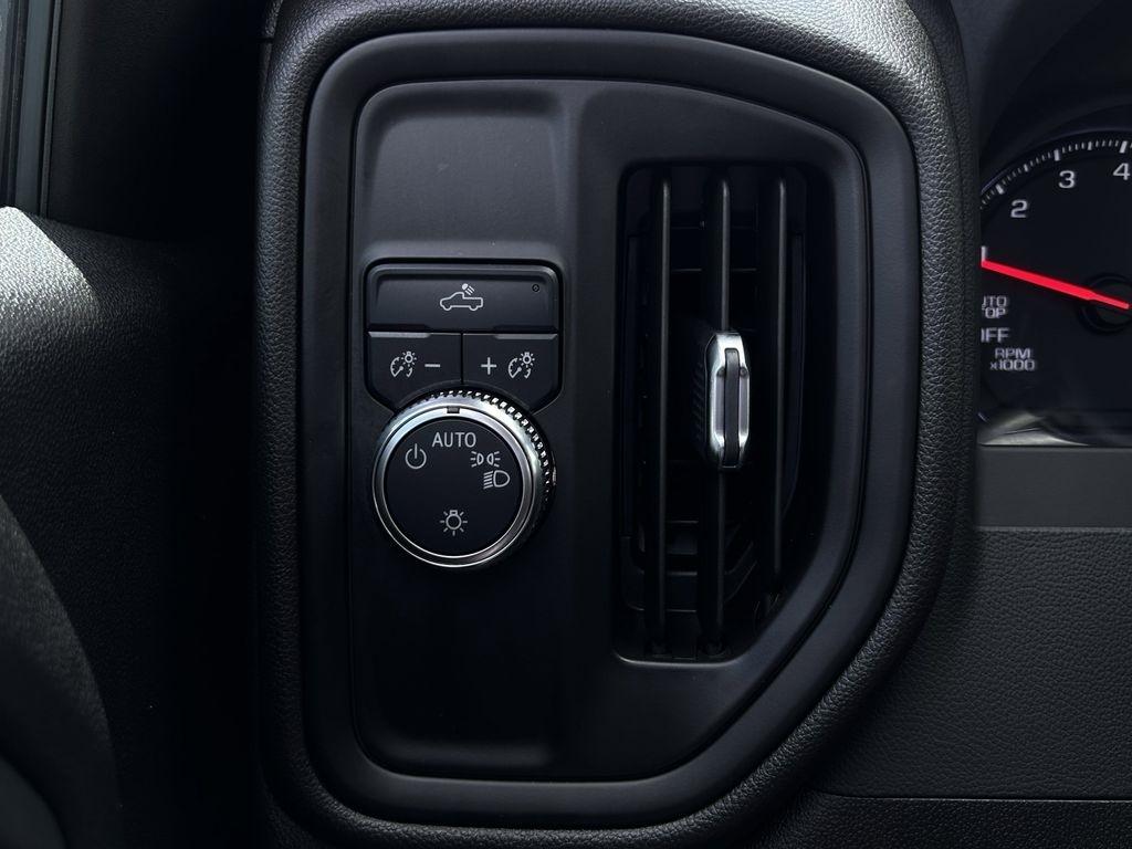 GMC Sierra 1500 Pro Crew Cab Short Box 2WD 2024