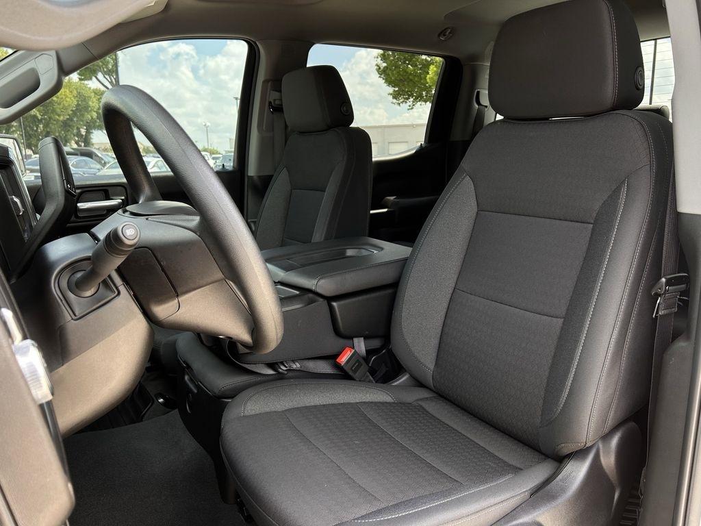 GMC Sierra 1500 Pro Crew Cab Short Box 2WD 2024