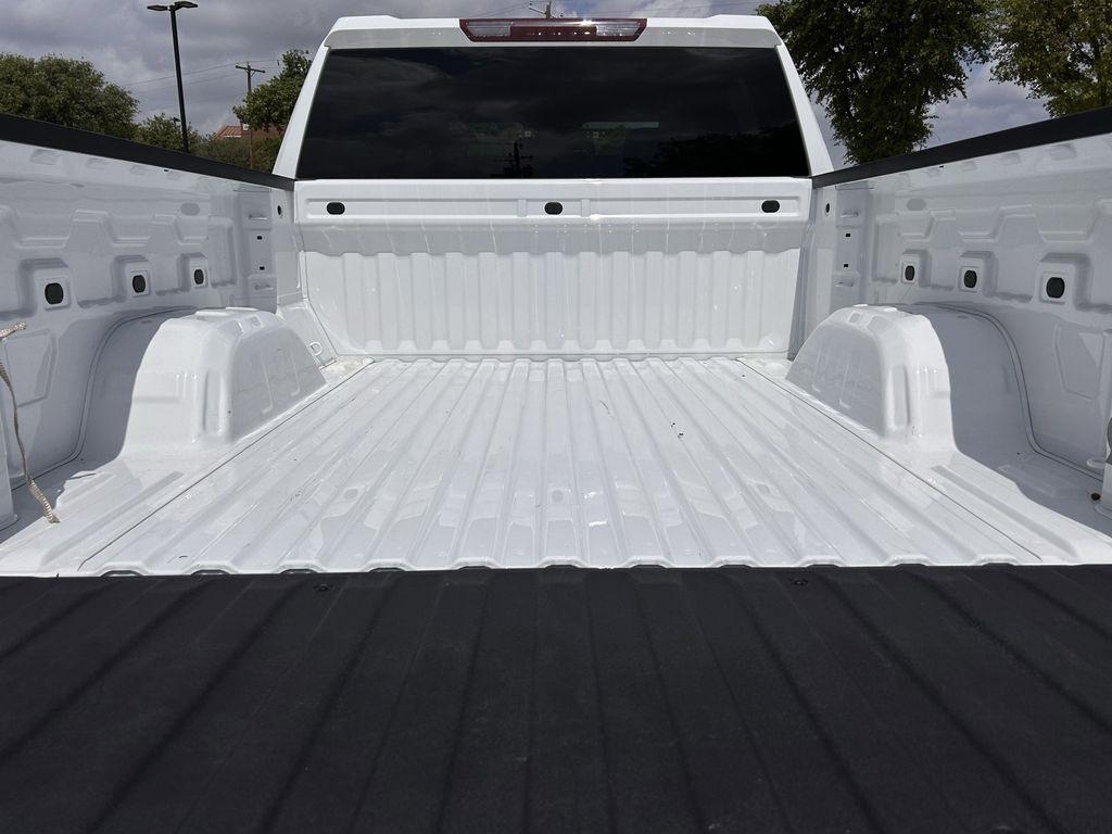 GMC Sierra 1500 Pro Crew Cab Short Box 2WD 2024