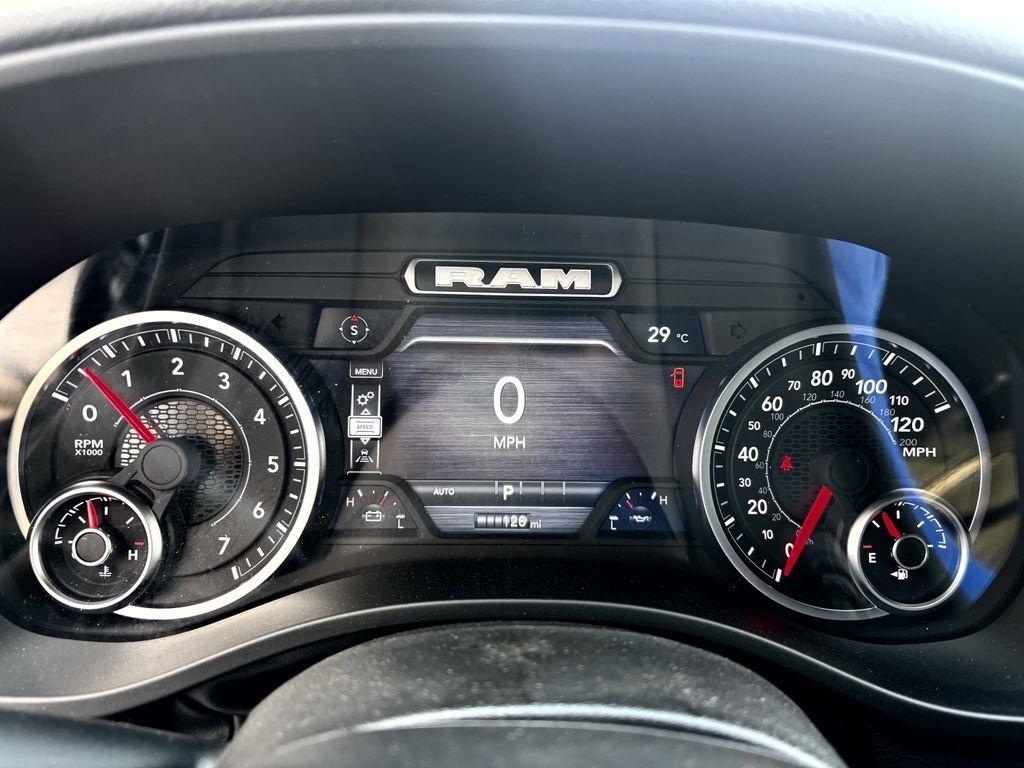 RAM 1500 Big Horn Crew Cab SWB 4WD 2026