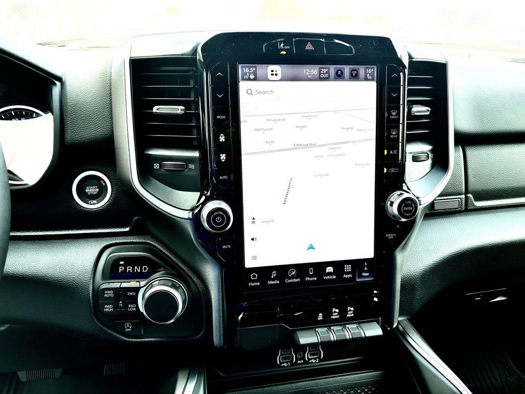 RAM 1500 Big Horn Crew Cab SWB 4WD 2026