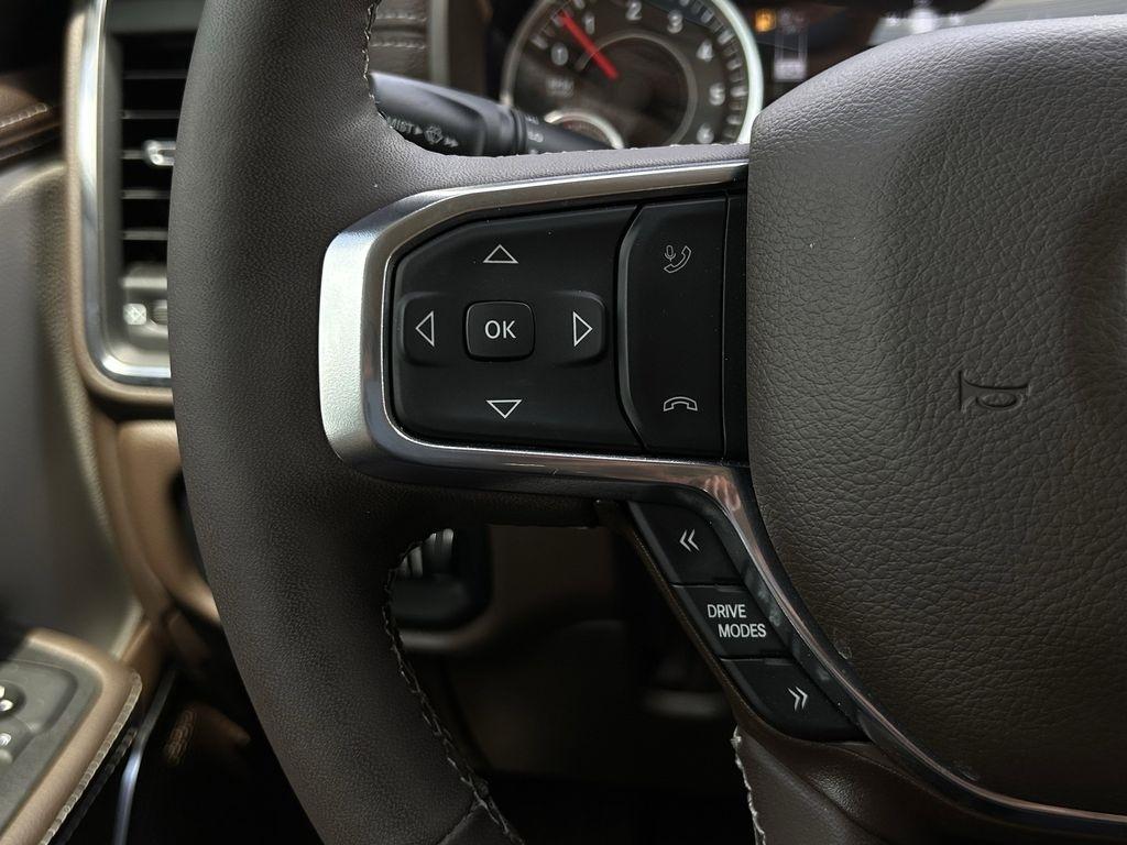 RAM 1500 Laramie Crew Cab SWB 4WD 2025