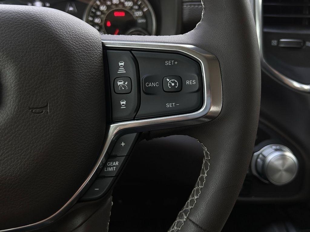 RAM 1500 Laramie Crew Cab SWB 4WD 2025