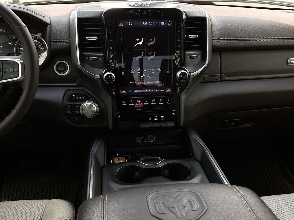 RAM 1500 Laramie Crew Cab SWB 4WD 2025