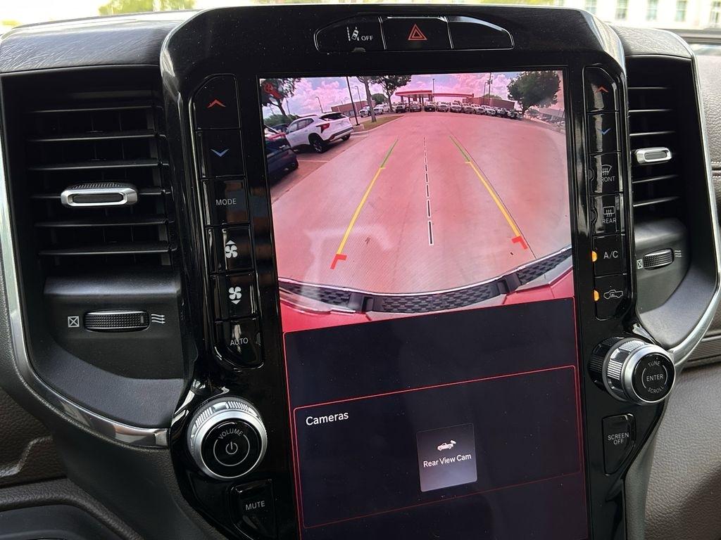 RAM 1500 Laramie Crew Cab SWB 4WD 2025