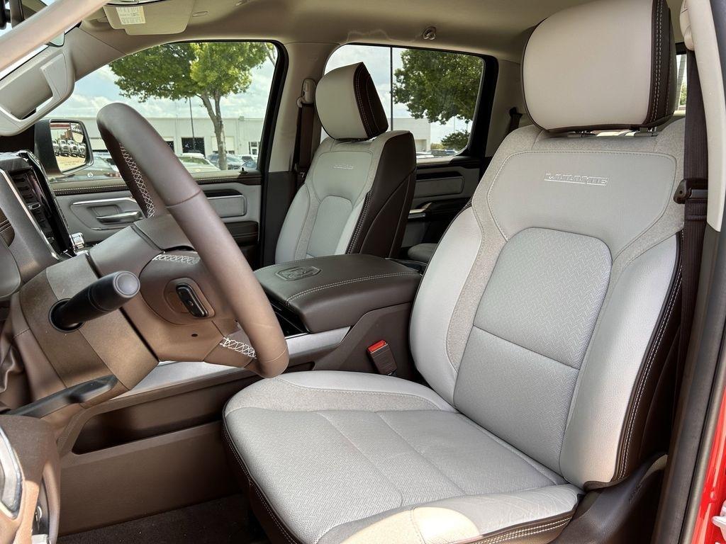 RAM 1500 Laramie Crew Cab SWB 4WD 2025