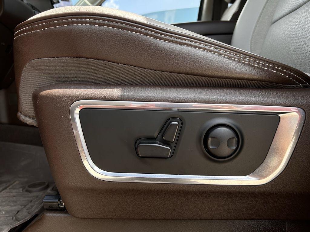 RAM 1500 Laramie Crew Cab SWB 4WD 2025