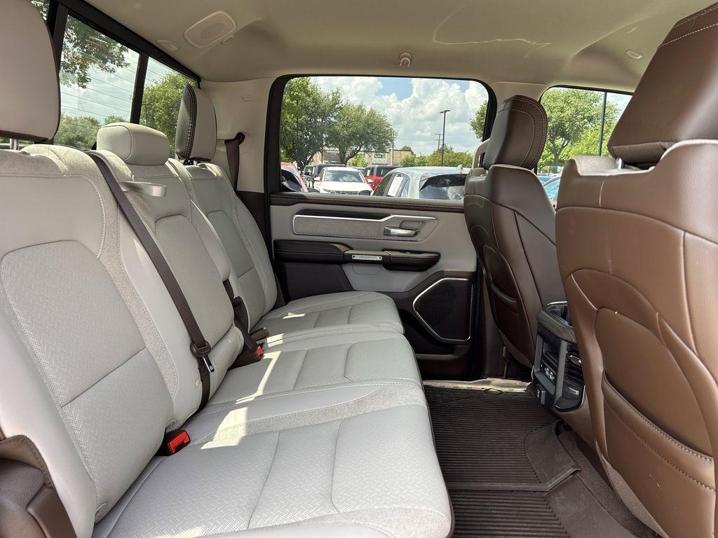 RAM 1500 Laramie Crew Cab SWB 4WD 2025