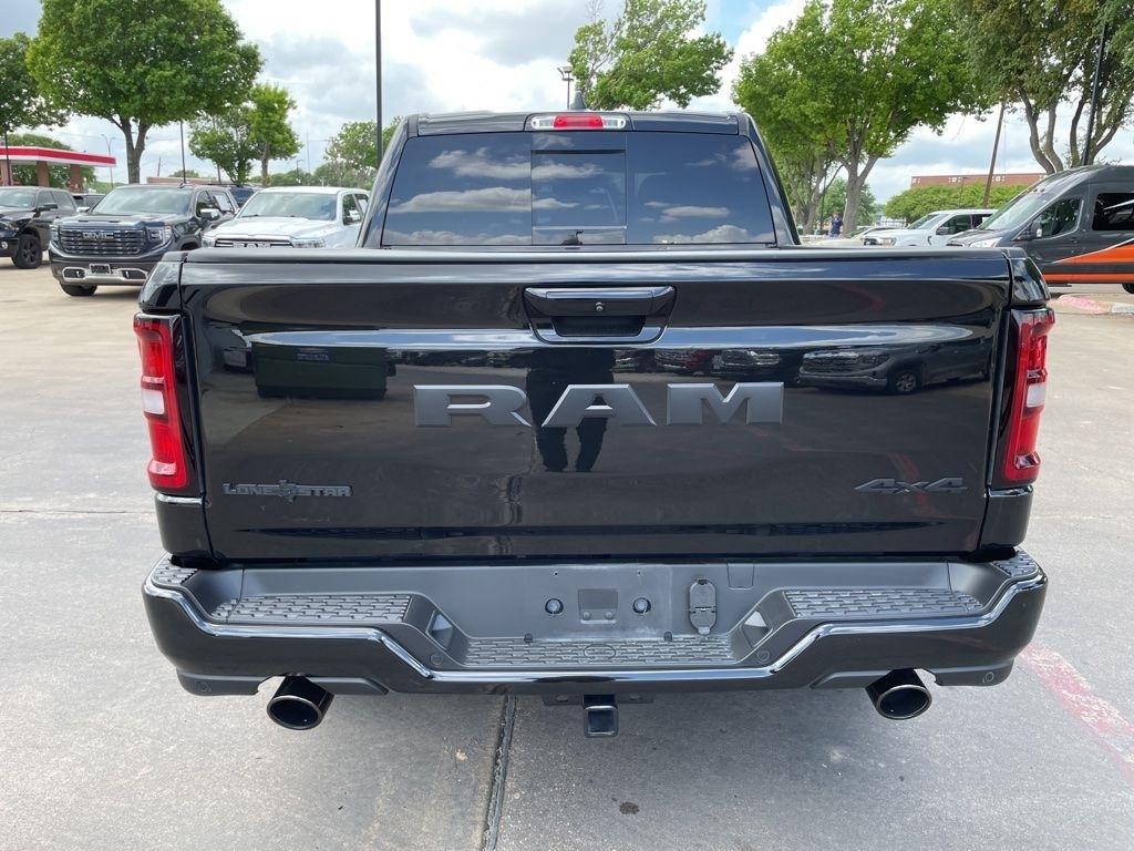 RAM 1500 Big Horn Crew Cab SWB 4WD 2026