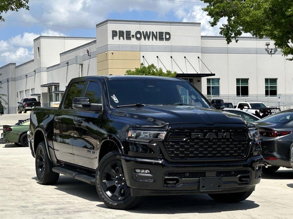 RAM 1500 Big Horn Crew Cab SWB 4WD 2026