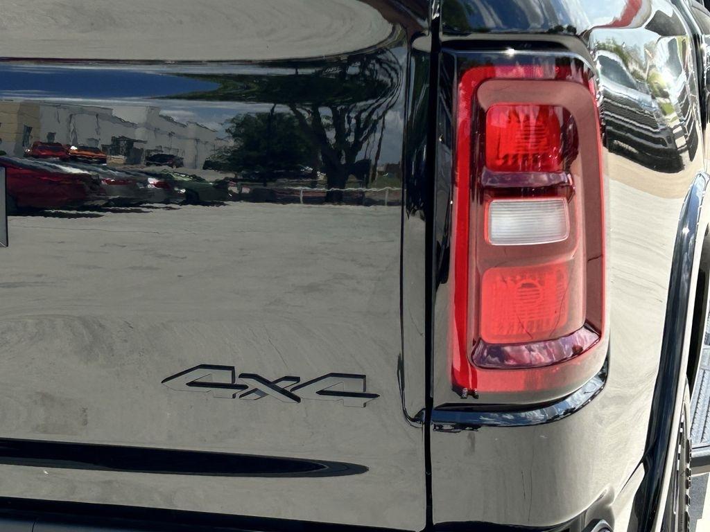 RAM 1500 Big Horn Crew Cab SWB 4WD 2026