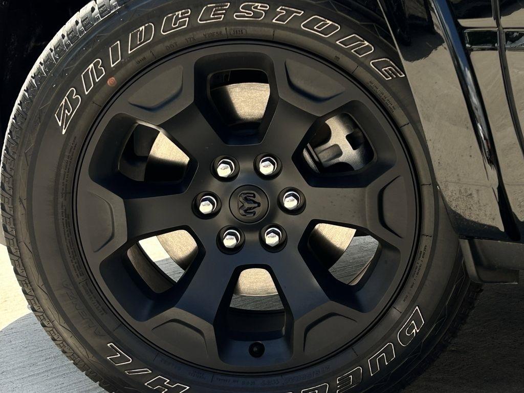 RAM 1500 Big Horn Crew Cab SWB 4WD 2026